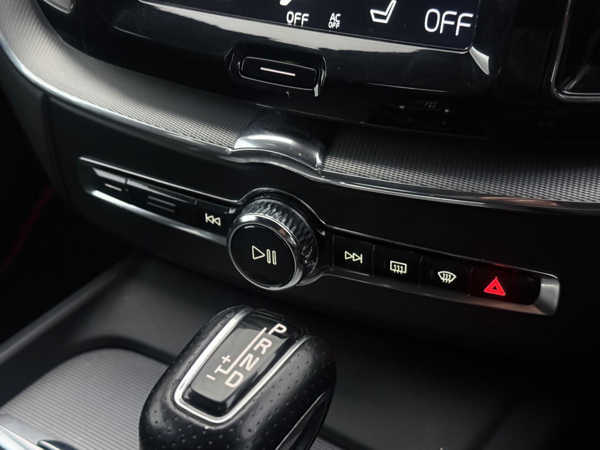 Volvo XC60 view 17