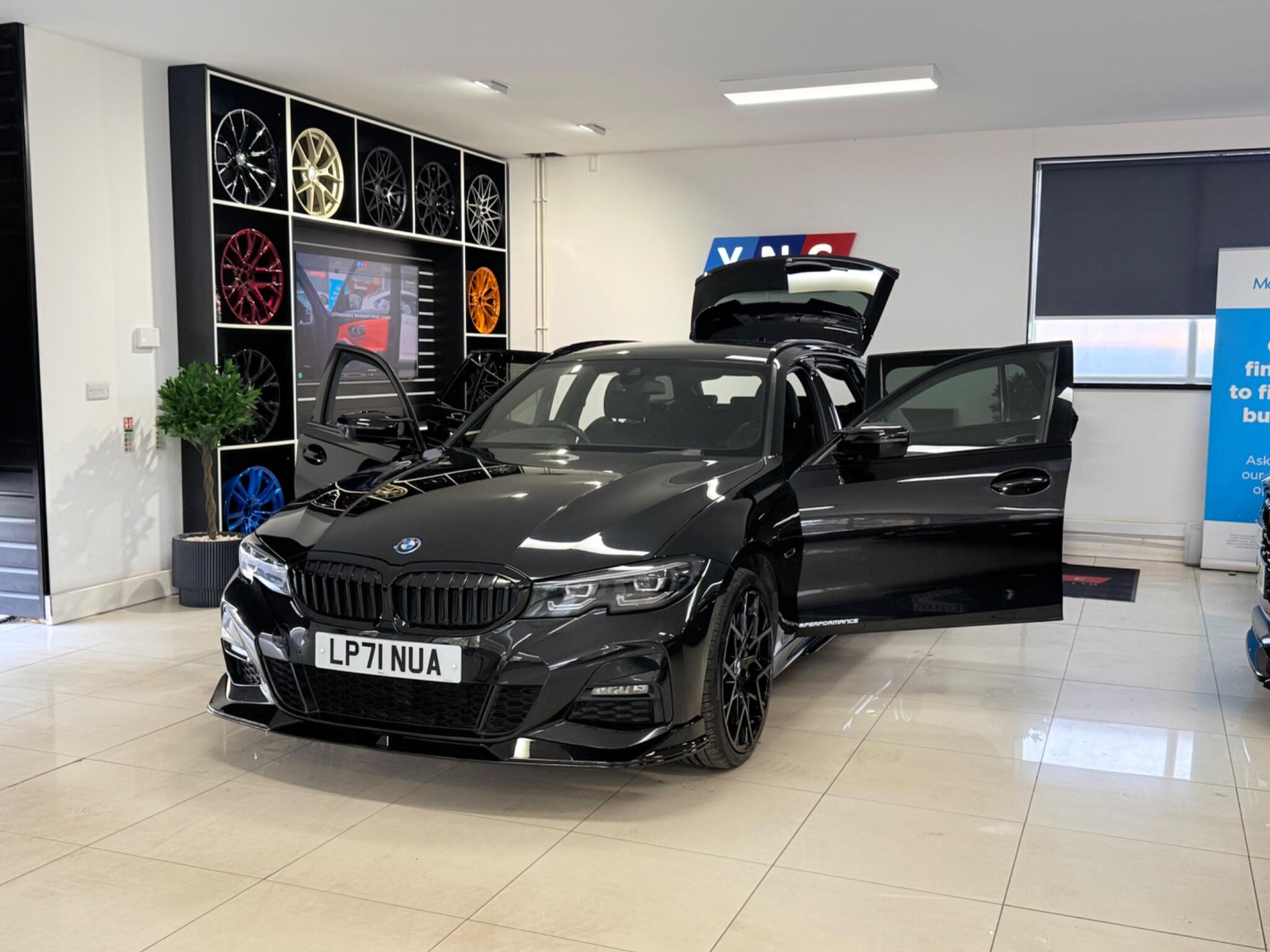 BMW 3 Series view 6