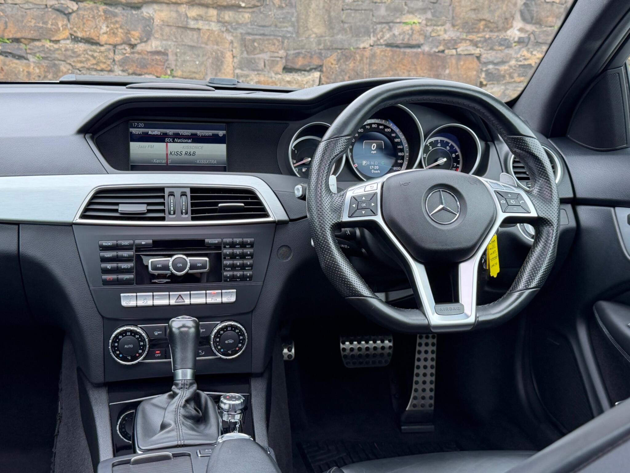 Mercedes-Benz C-Class view 27
