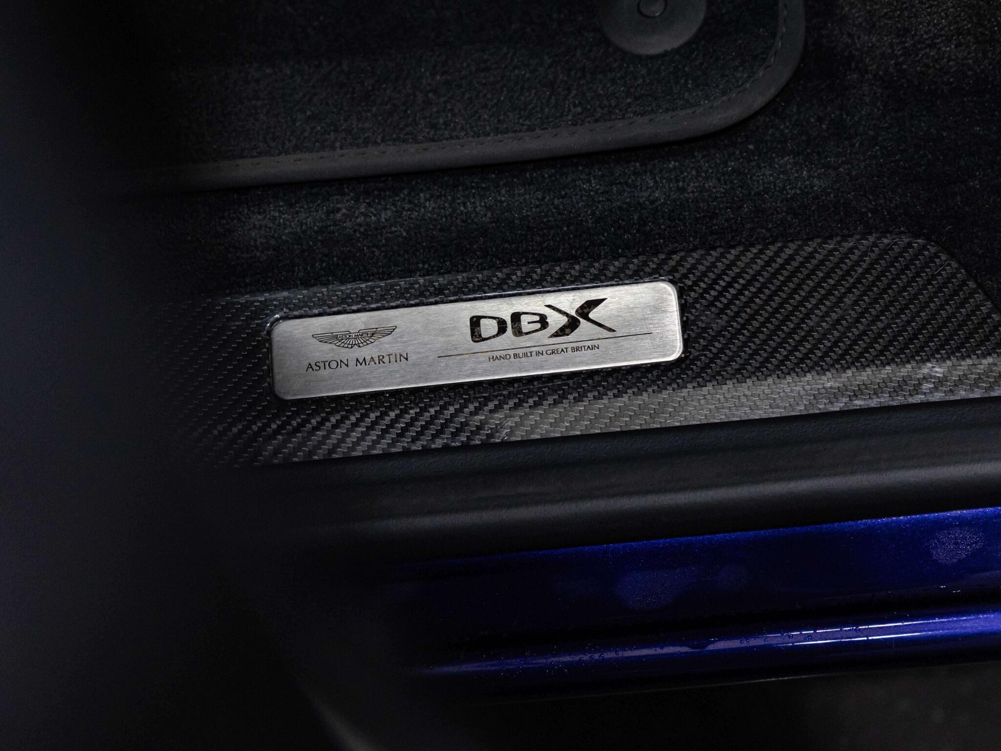 Aston Martin DBX view 27
