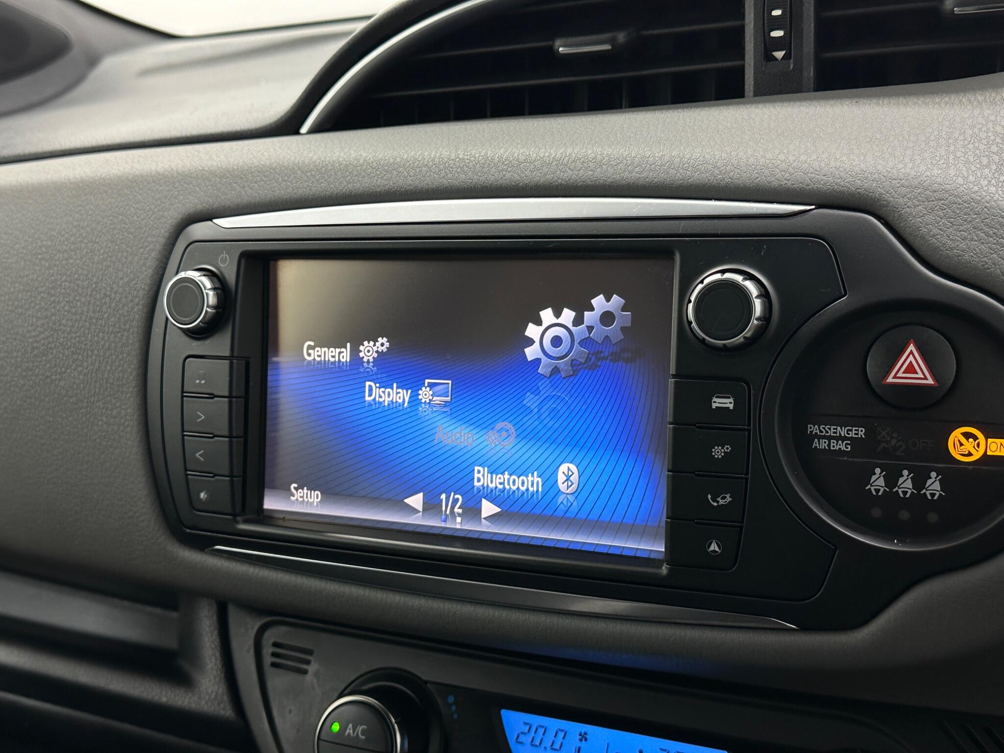 Toyota Yaris view 23