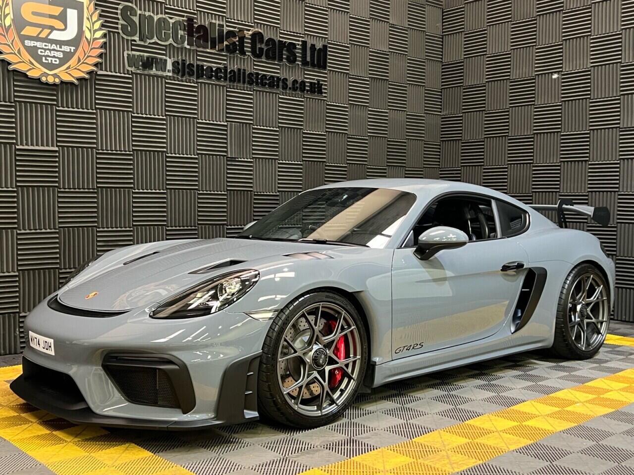 Porsche 718 Cayman view 21