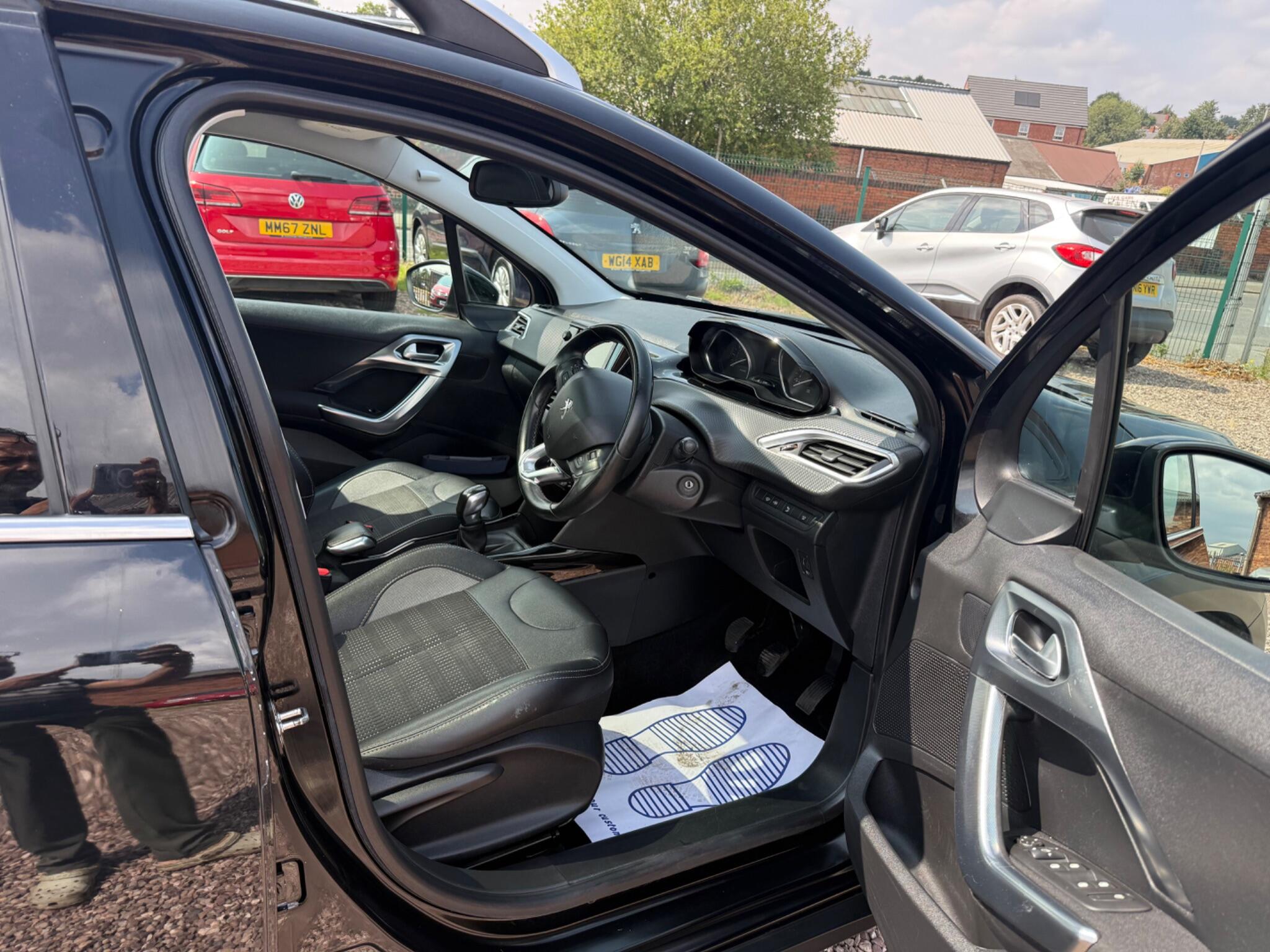 Peugeot 2008 view 21