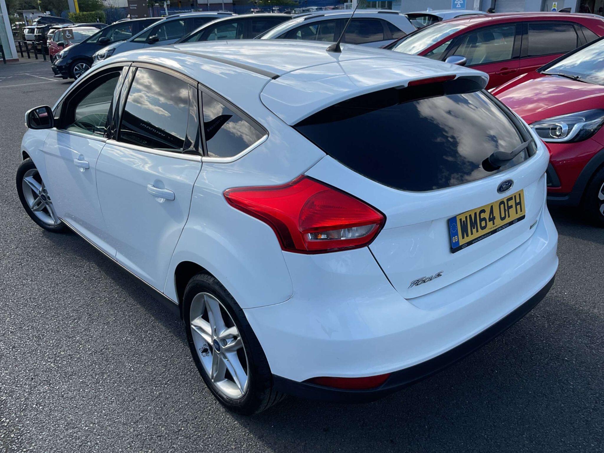 Ford Focus view 3