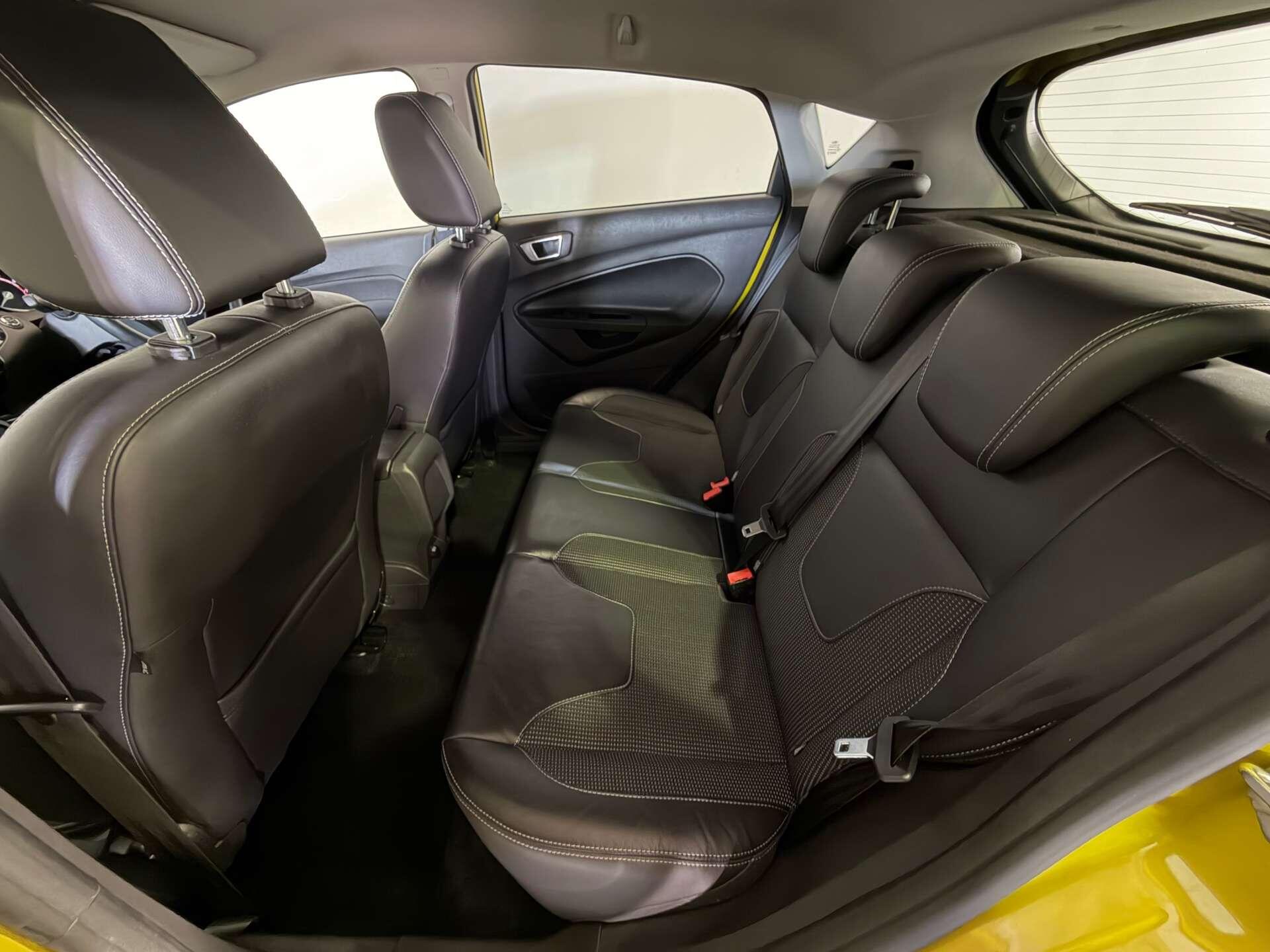 Ford Fiesta view 54