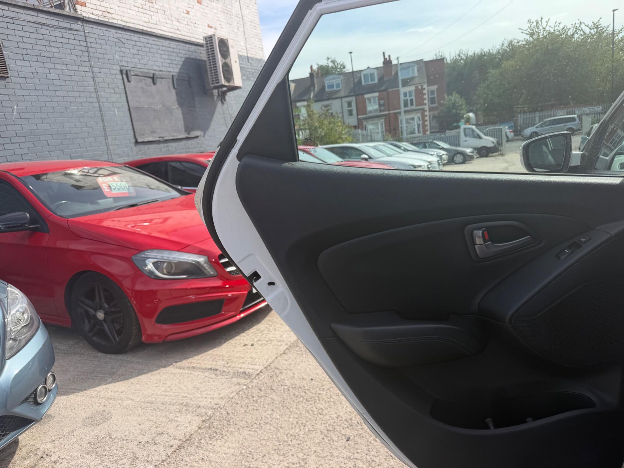 Hyundai ix35 view 25