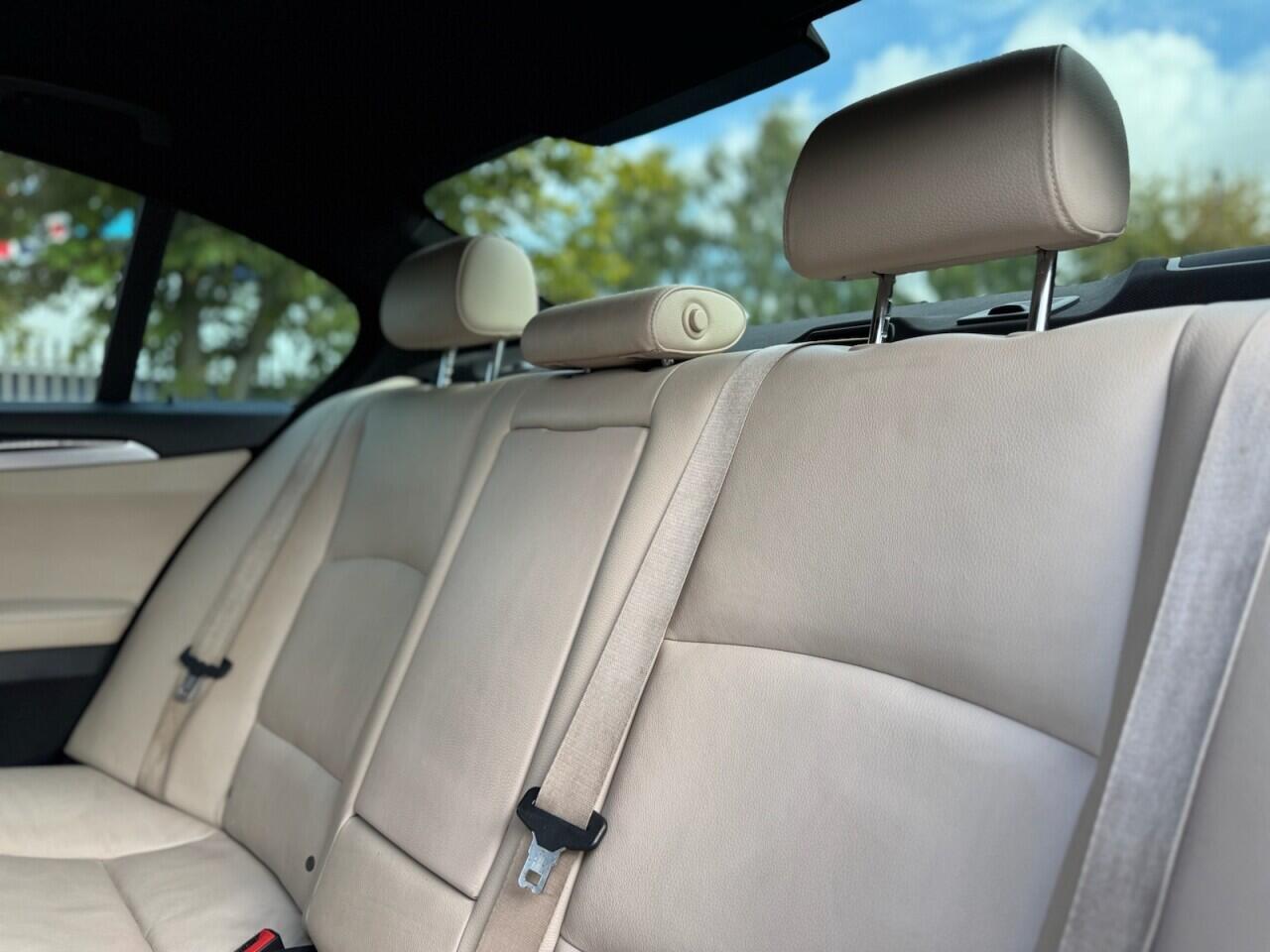 BMW 5 Series view 35