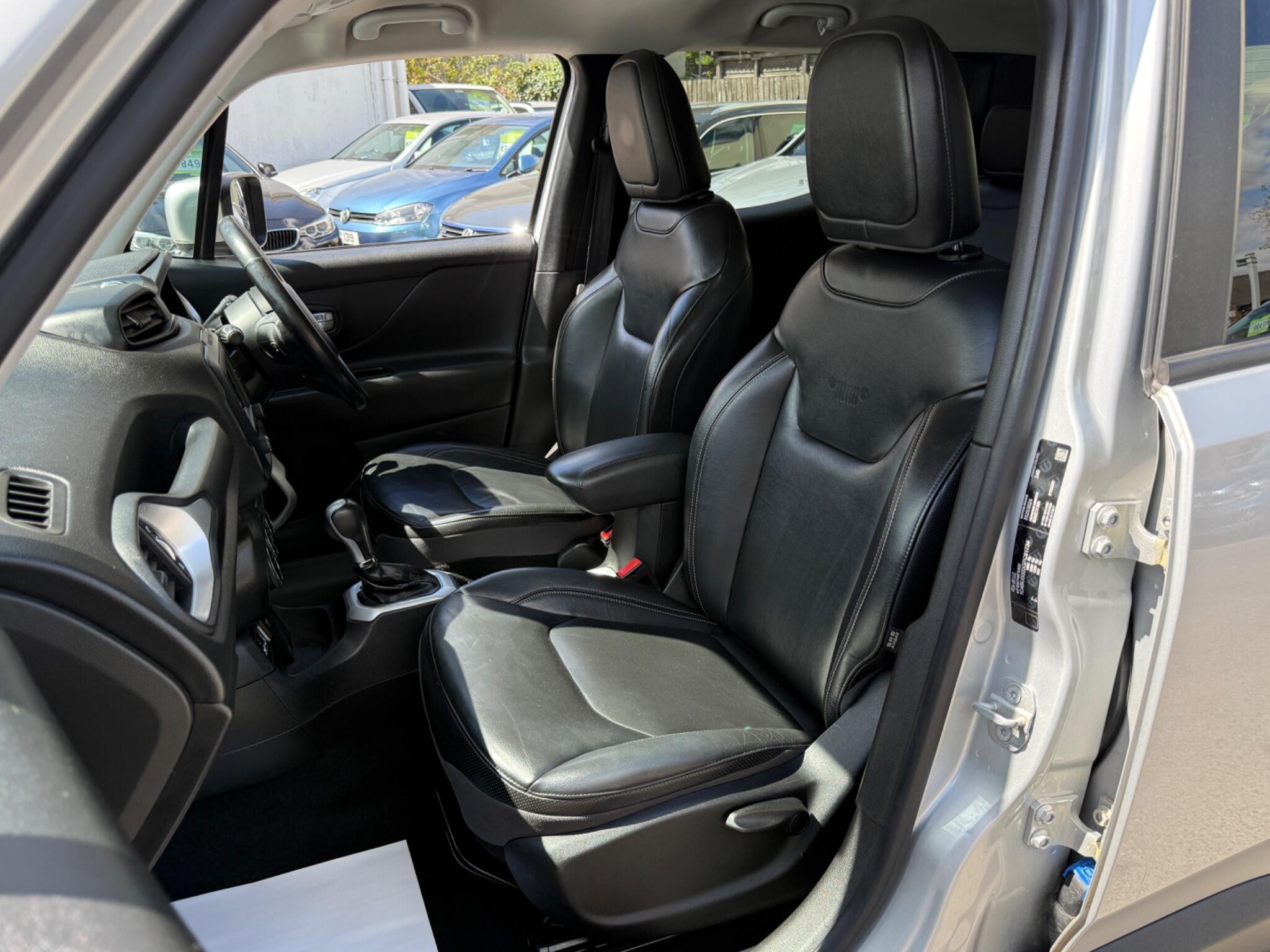 Jeep Renegade - Image 44