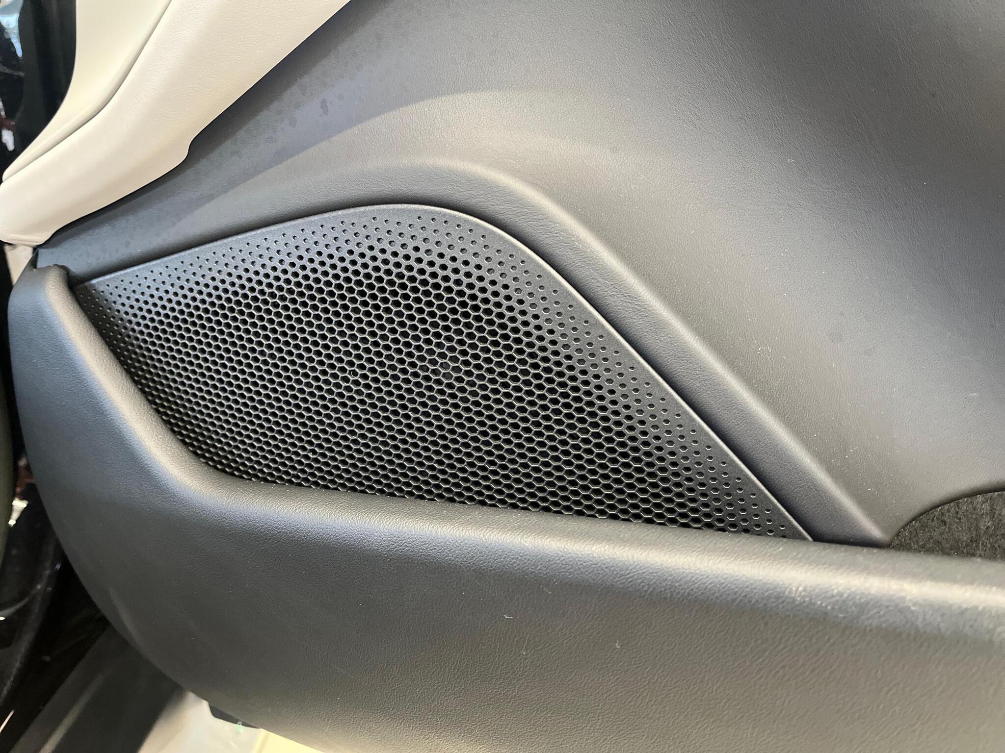 Porsche Taycan view 20