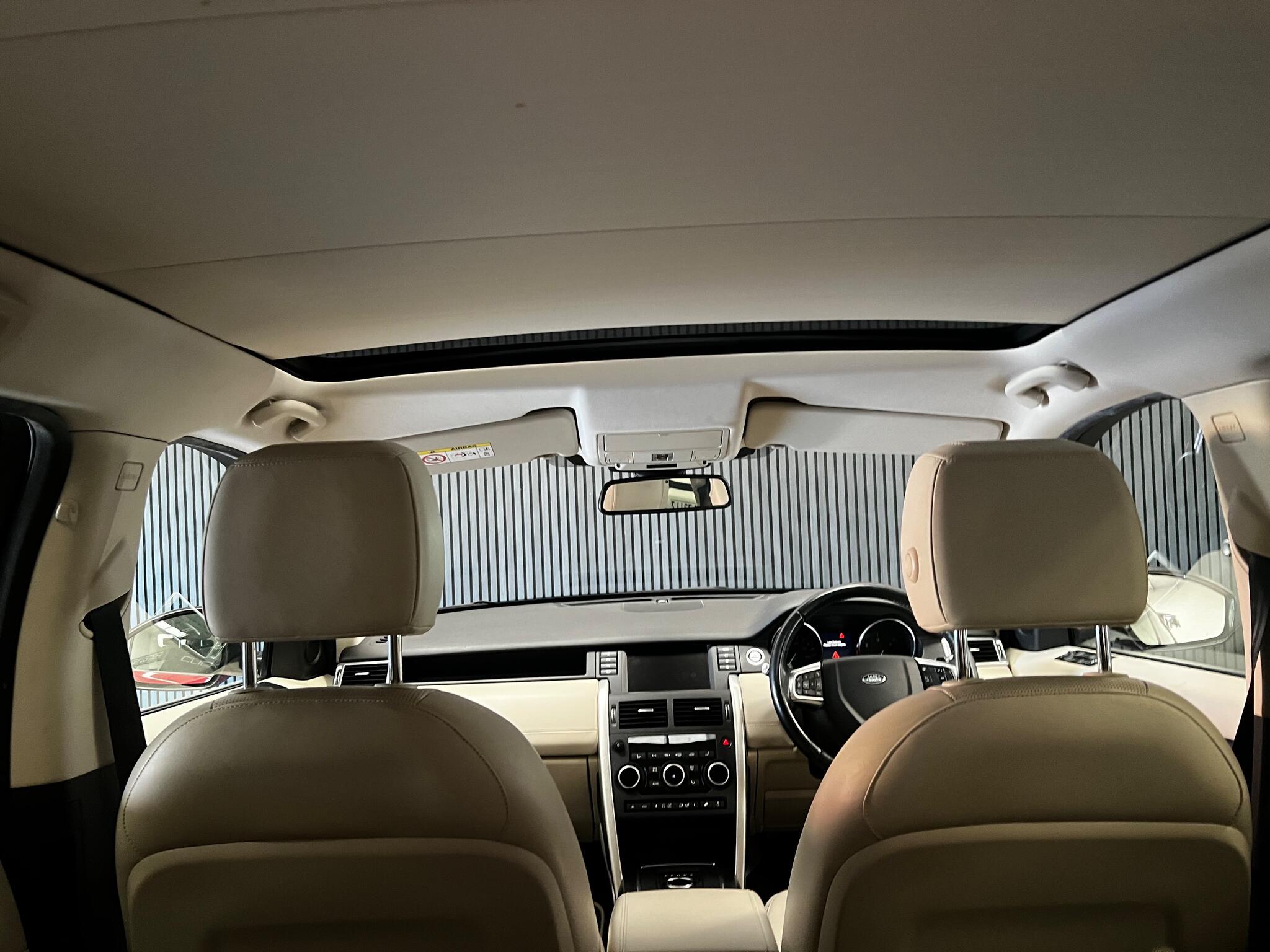 Land Rover Discovery Sport view 27