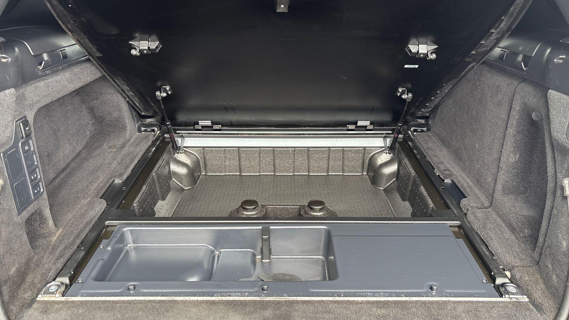 Land Rover Discovery view 21
