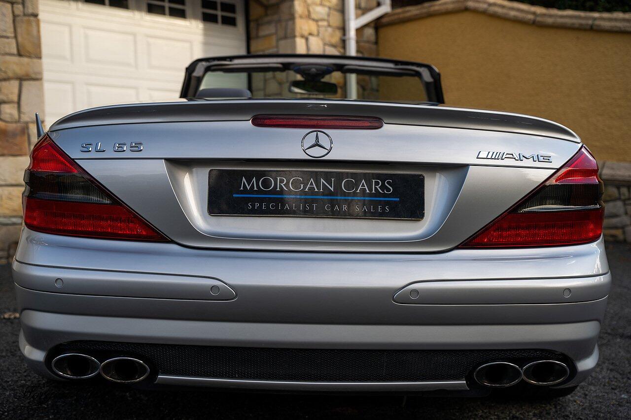 Mercedes-Benz SL view 16
