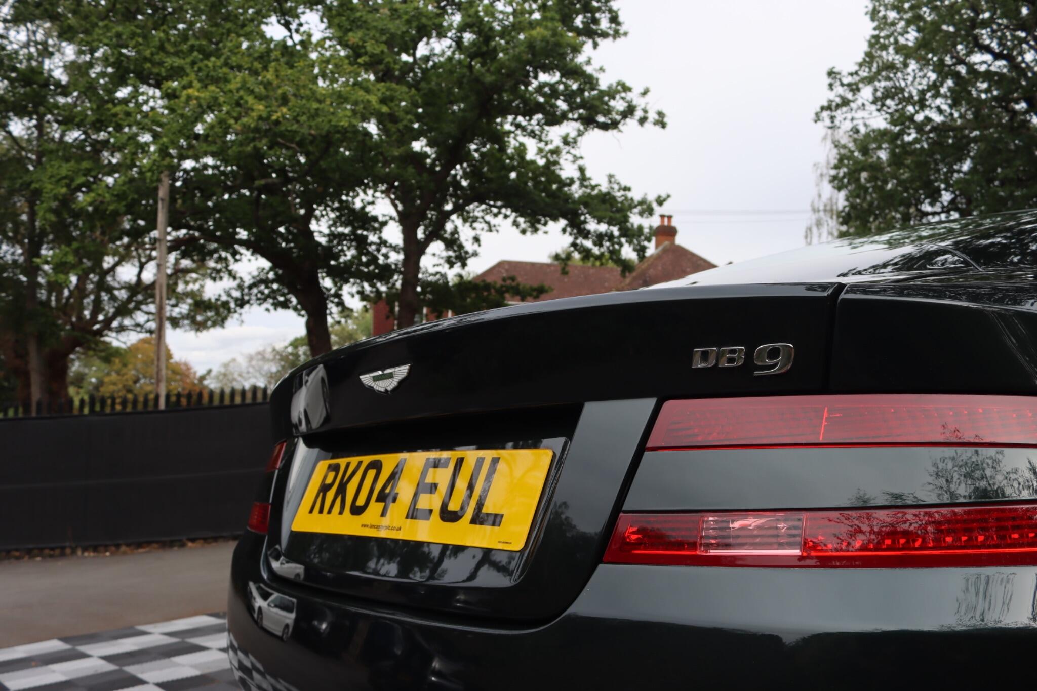 Aston Martin DB9 view 39