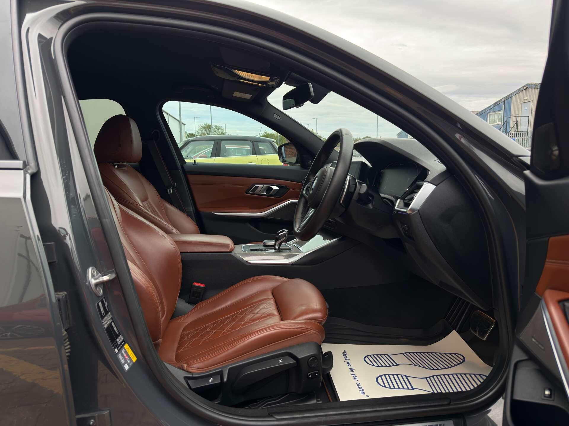 BMW 3 Series view 29