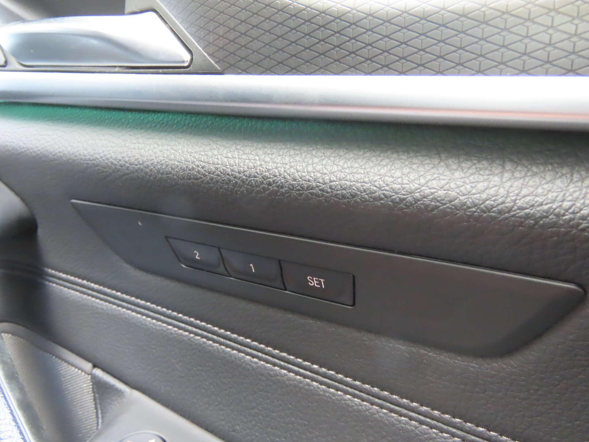 BMW 5 Series view 20
