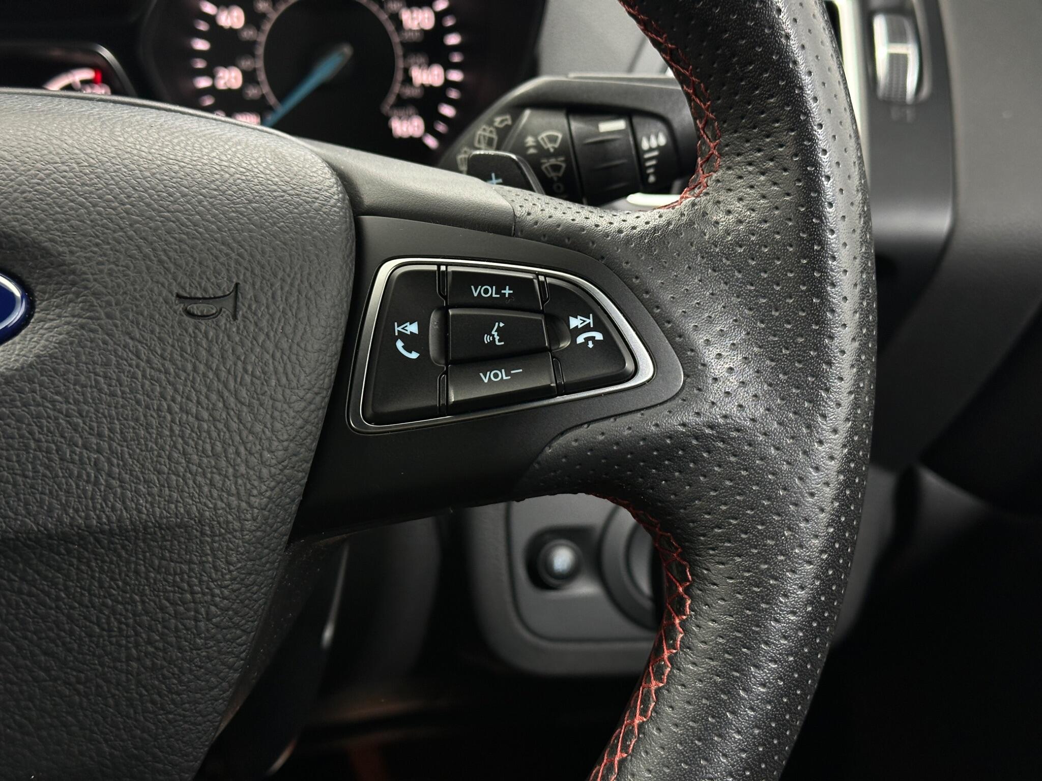 Ford Kuga view 16