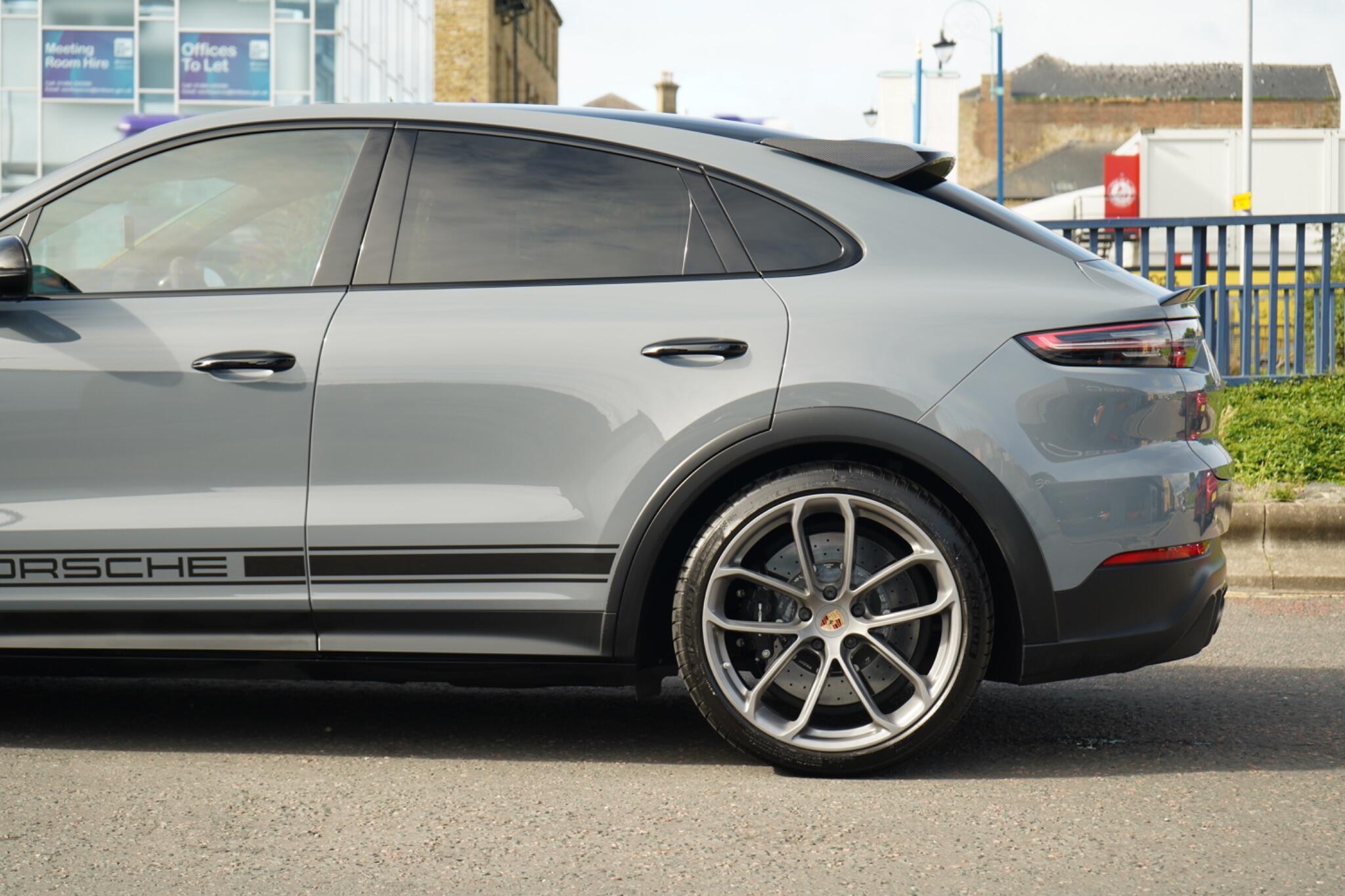 Porsche Cayenne view 13