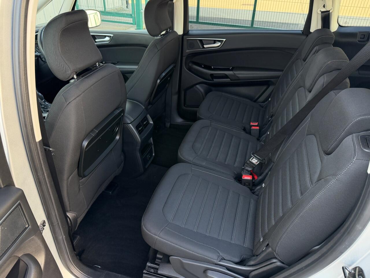 Ford Galaxy view 17