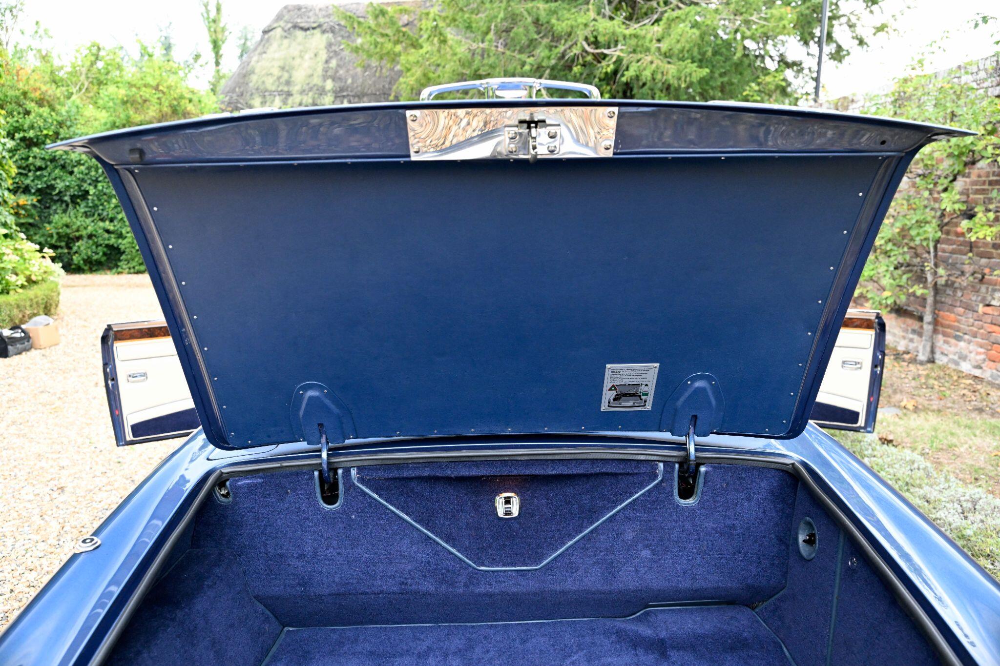 Rolls-Royce Corniche view 74