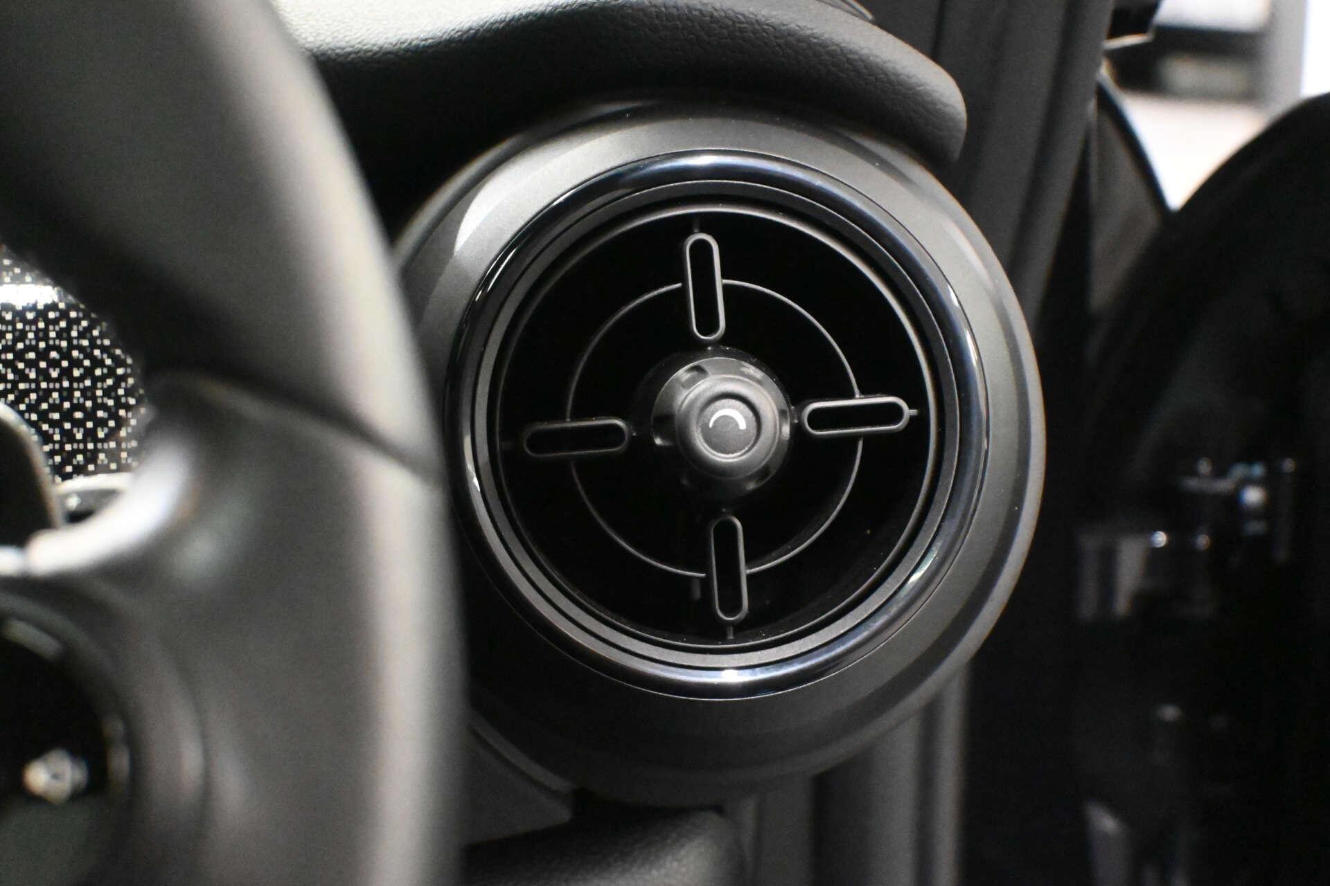 Mini Hatch view 40