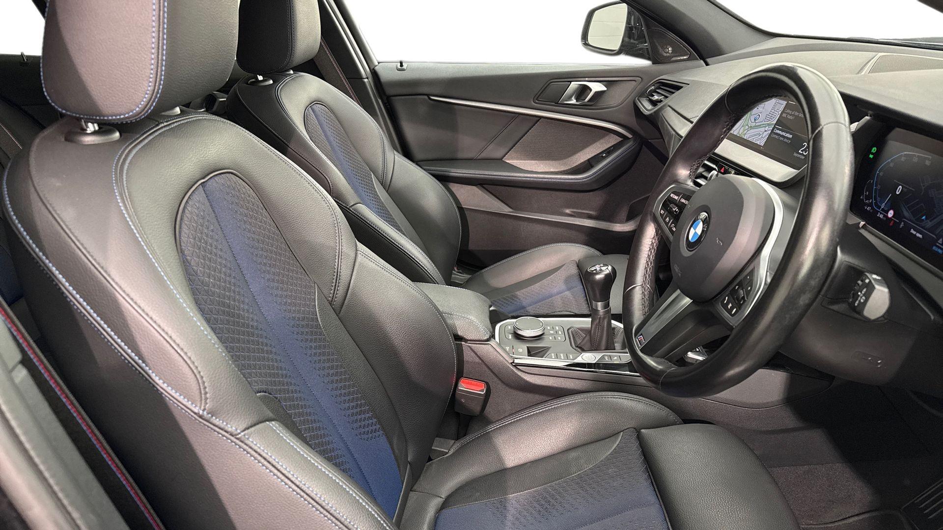 BMW 1 Series view 11