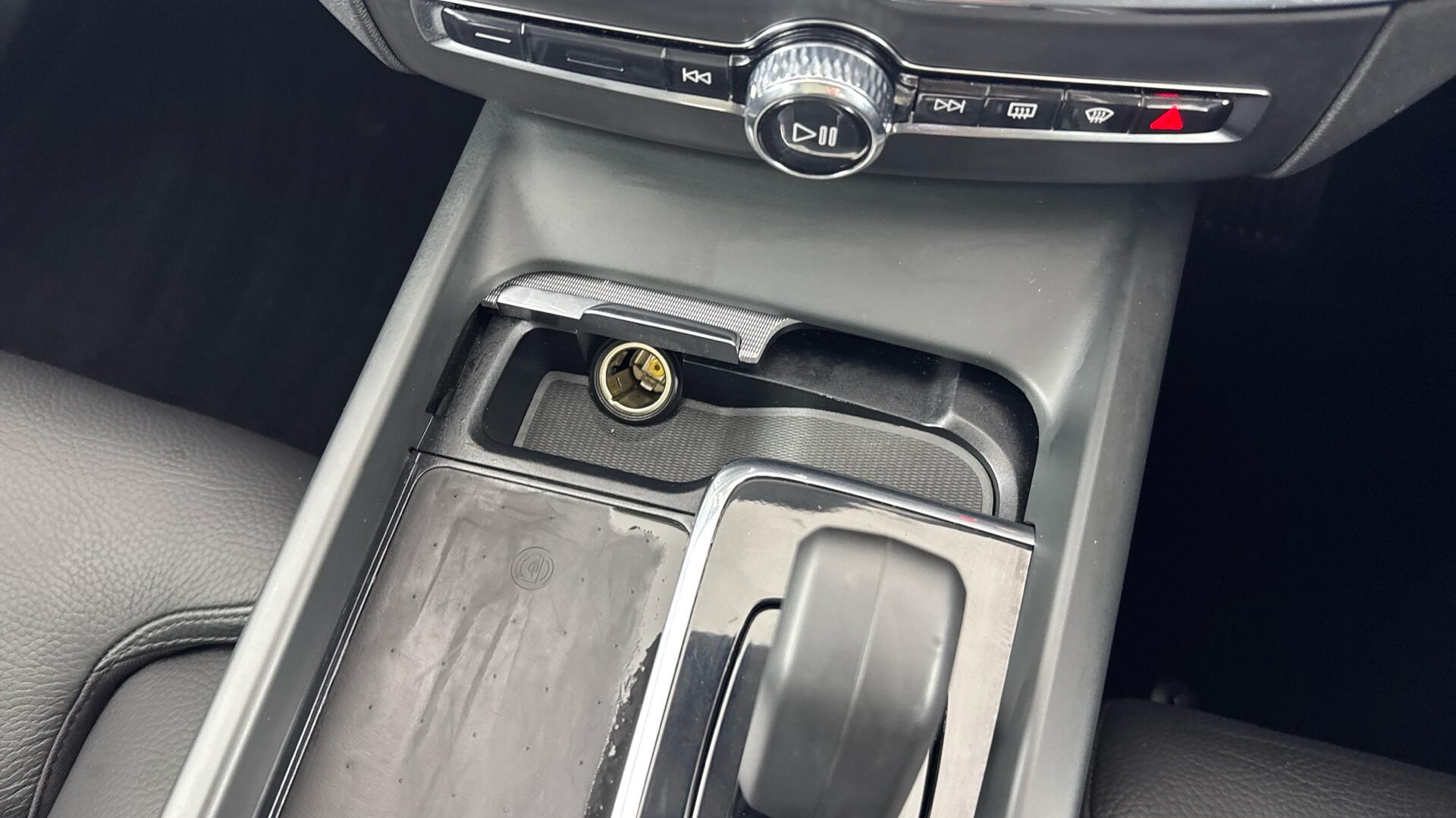 Volvo XC60 view 32