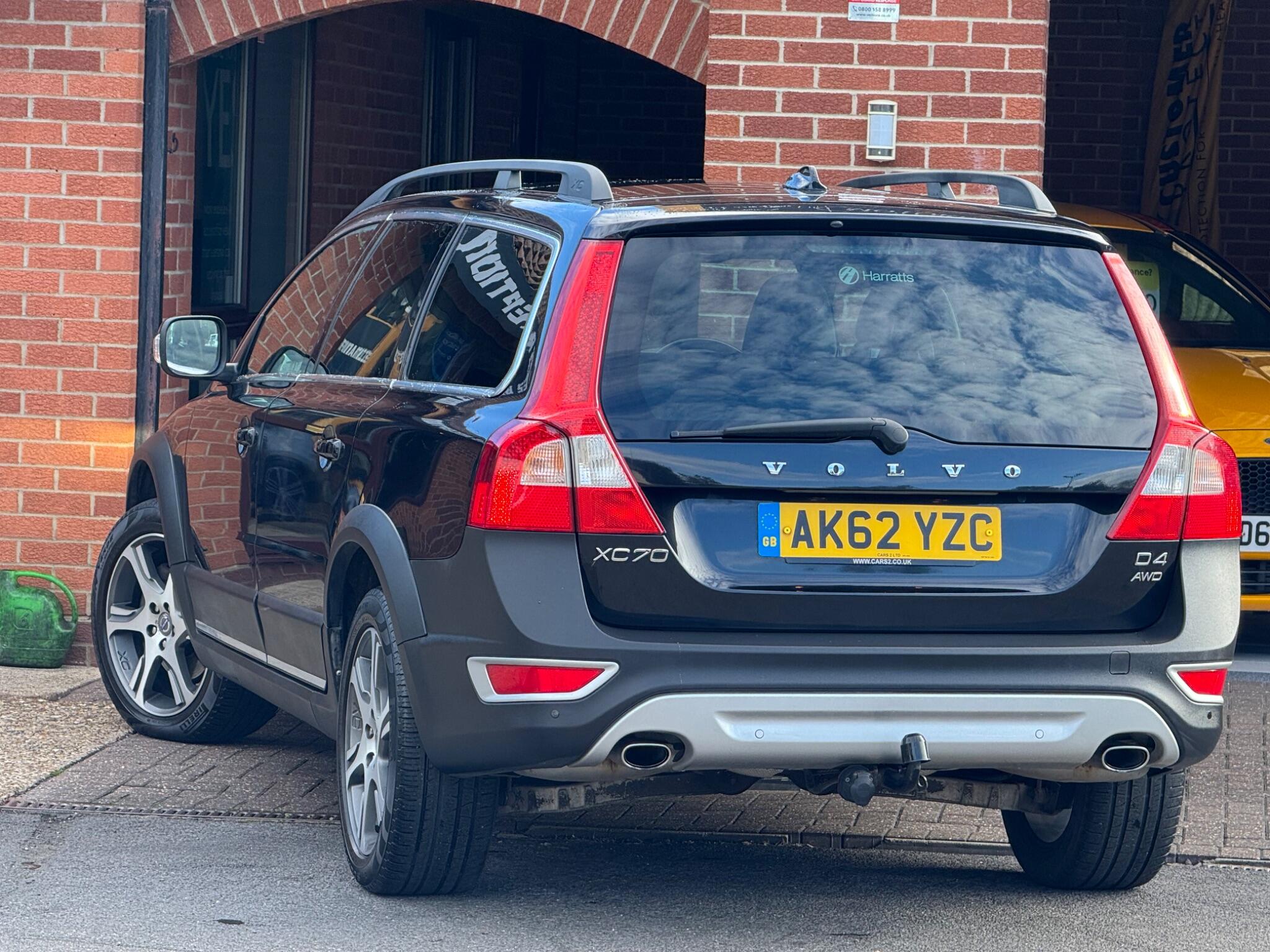 Volvo XC70 view 3