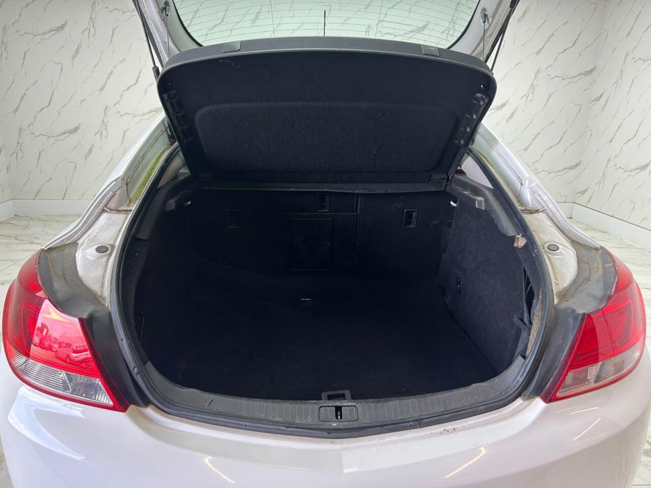 Vauxhall Insignia view 19
