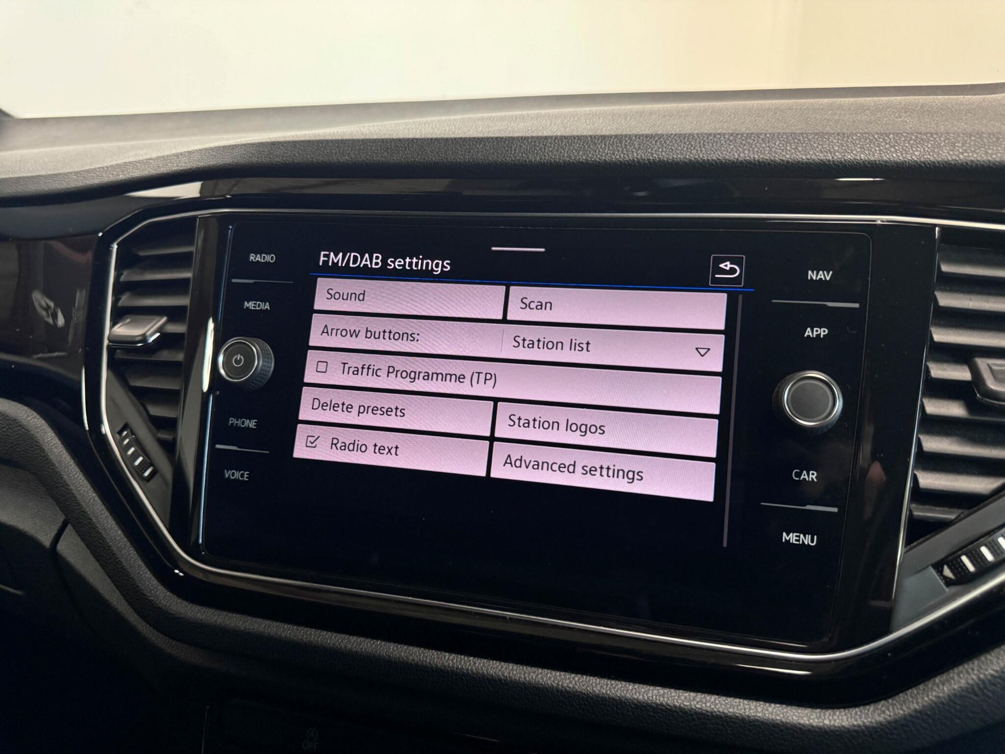 Volkswagen T-Roc view 40