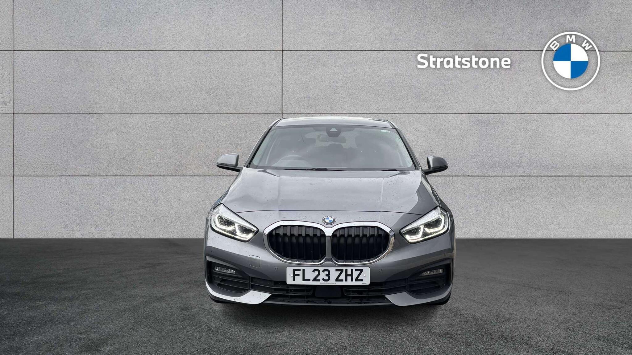 BMW 1 Series view 17