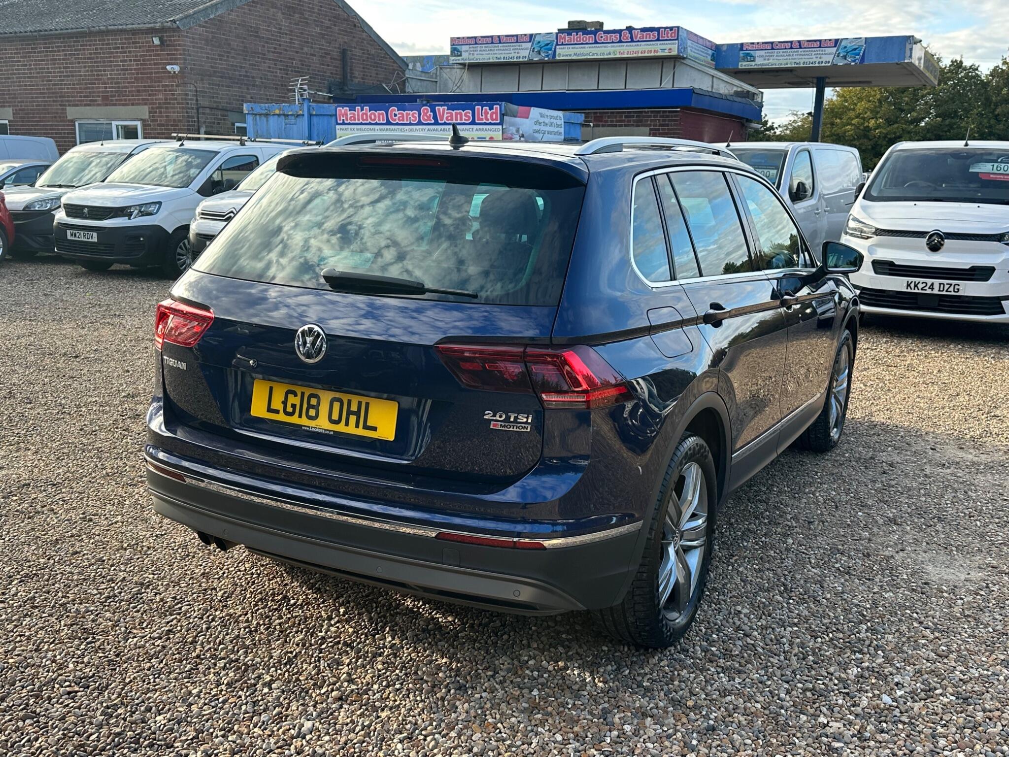Volkswagen Tiguan view 5