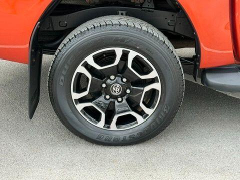 Toyota Hilux view 36