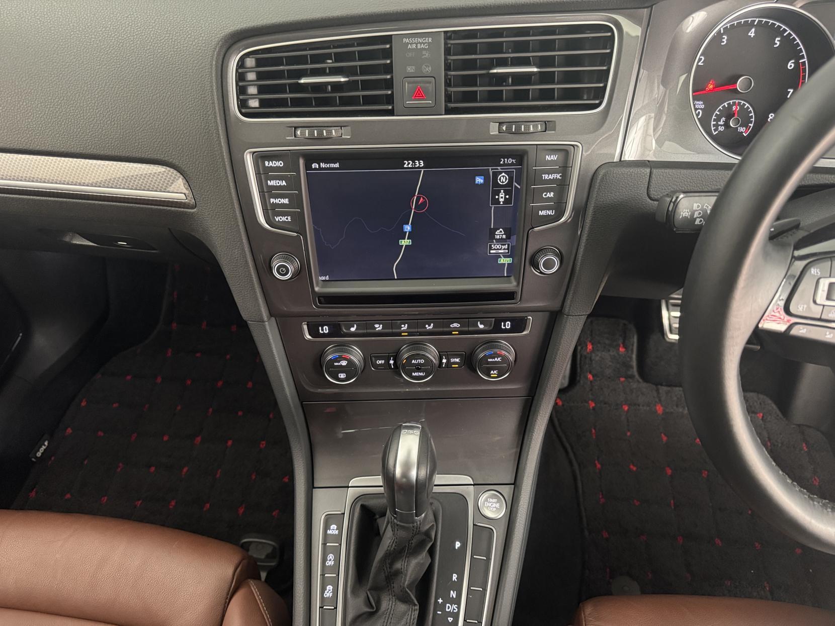 Volkswagen Golf view 60