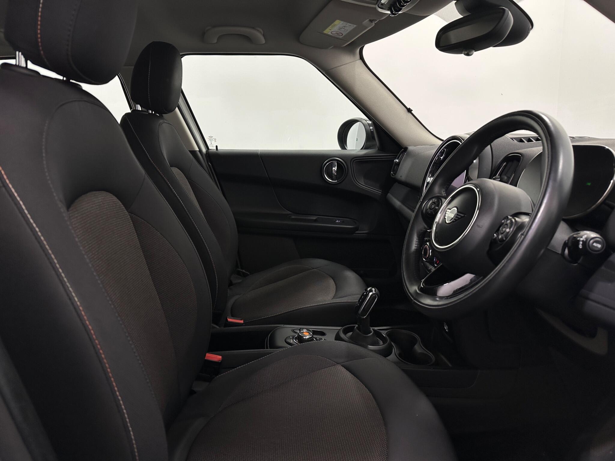 Mini Countryman view 33
