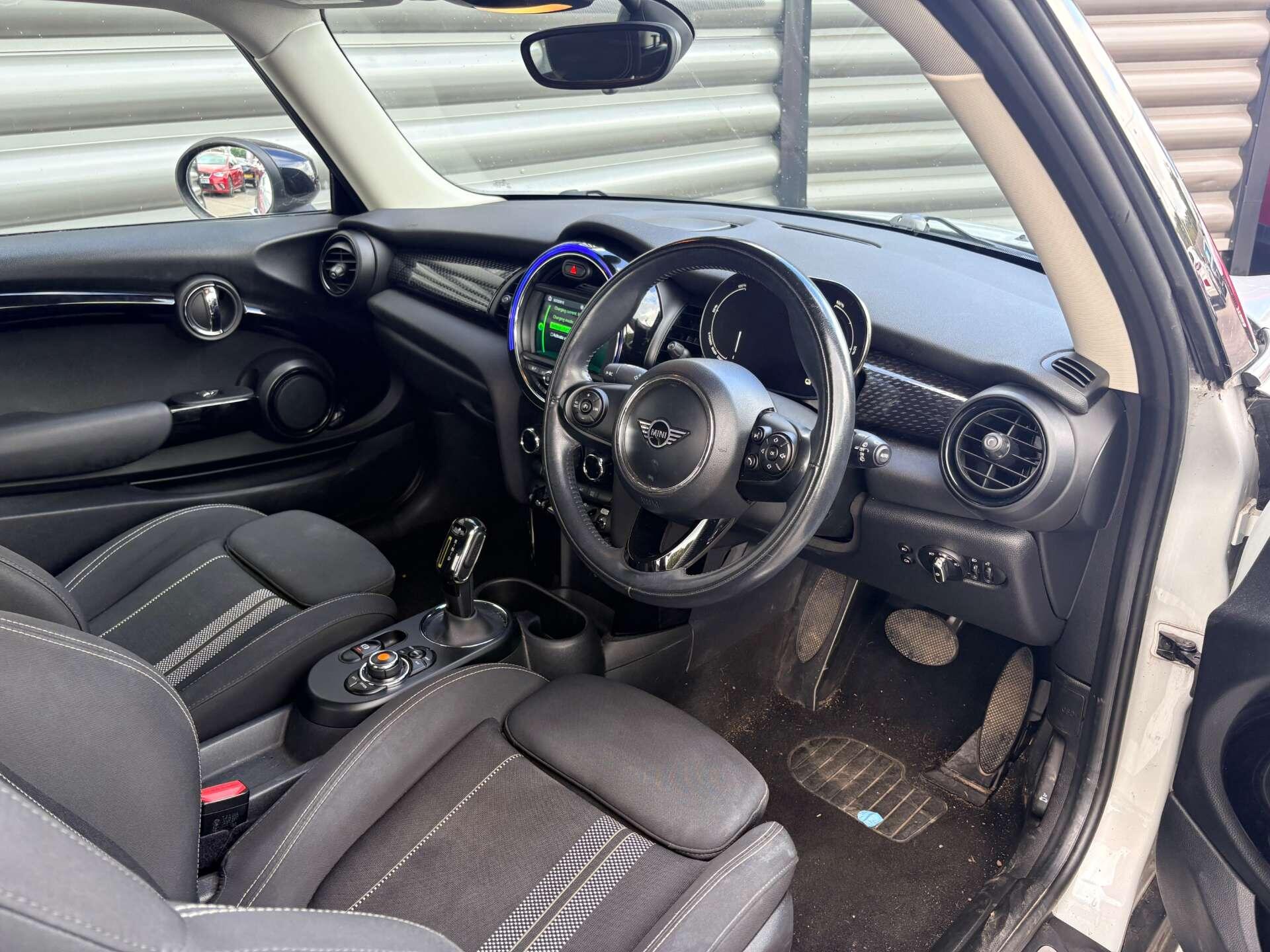 Mini Electric Hatch view 17