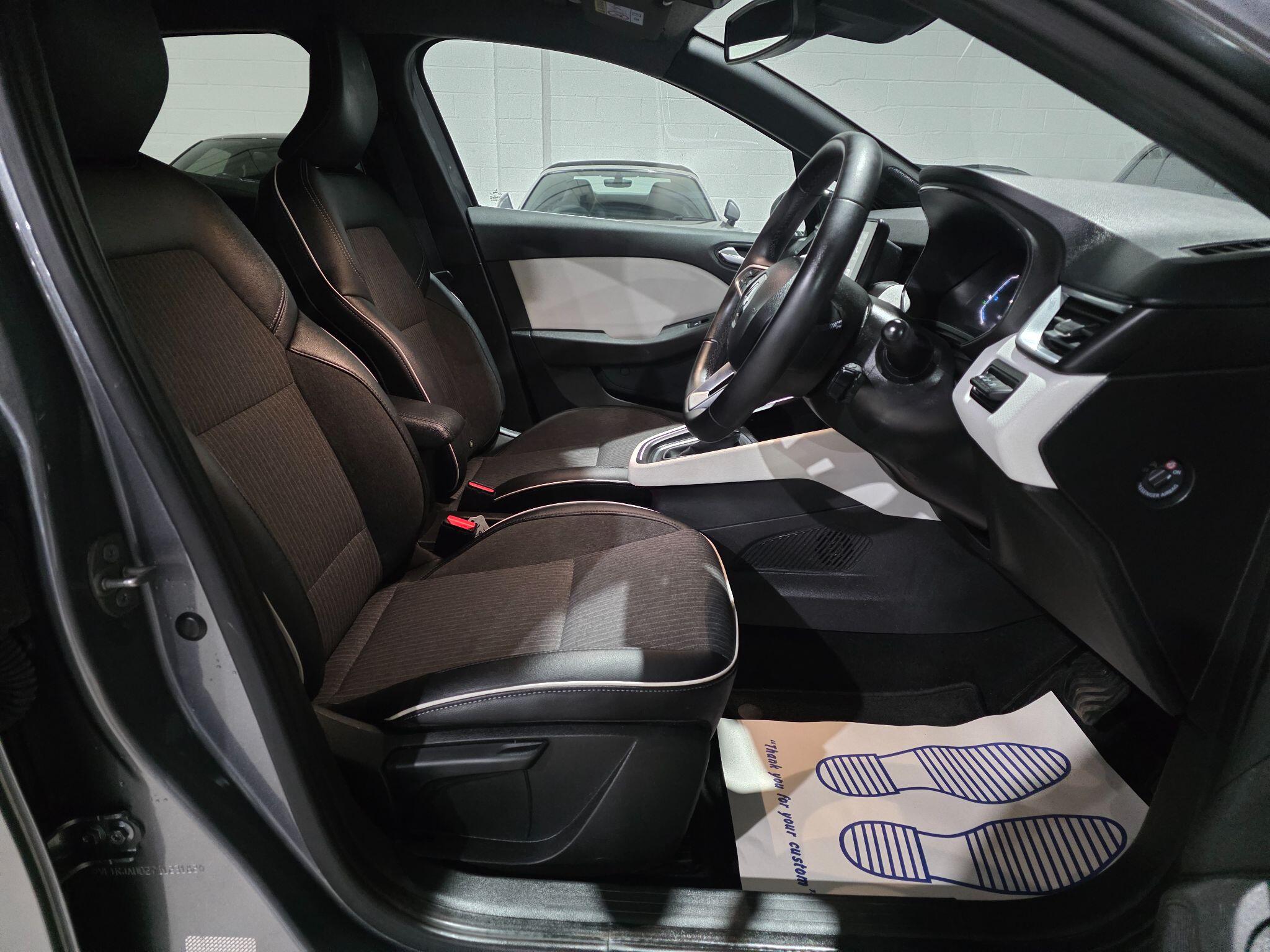 Renault Clio view 6