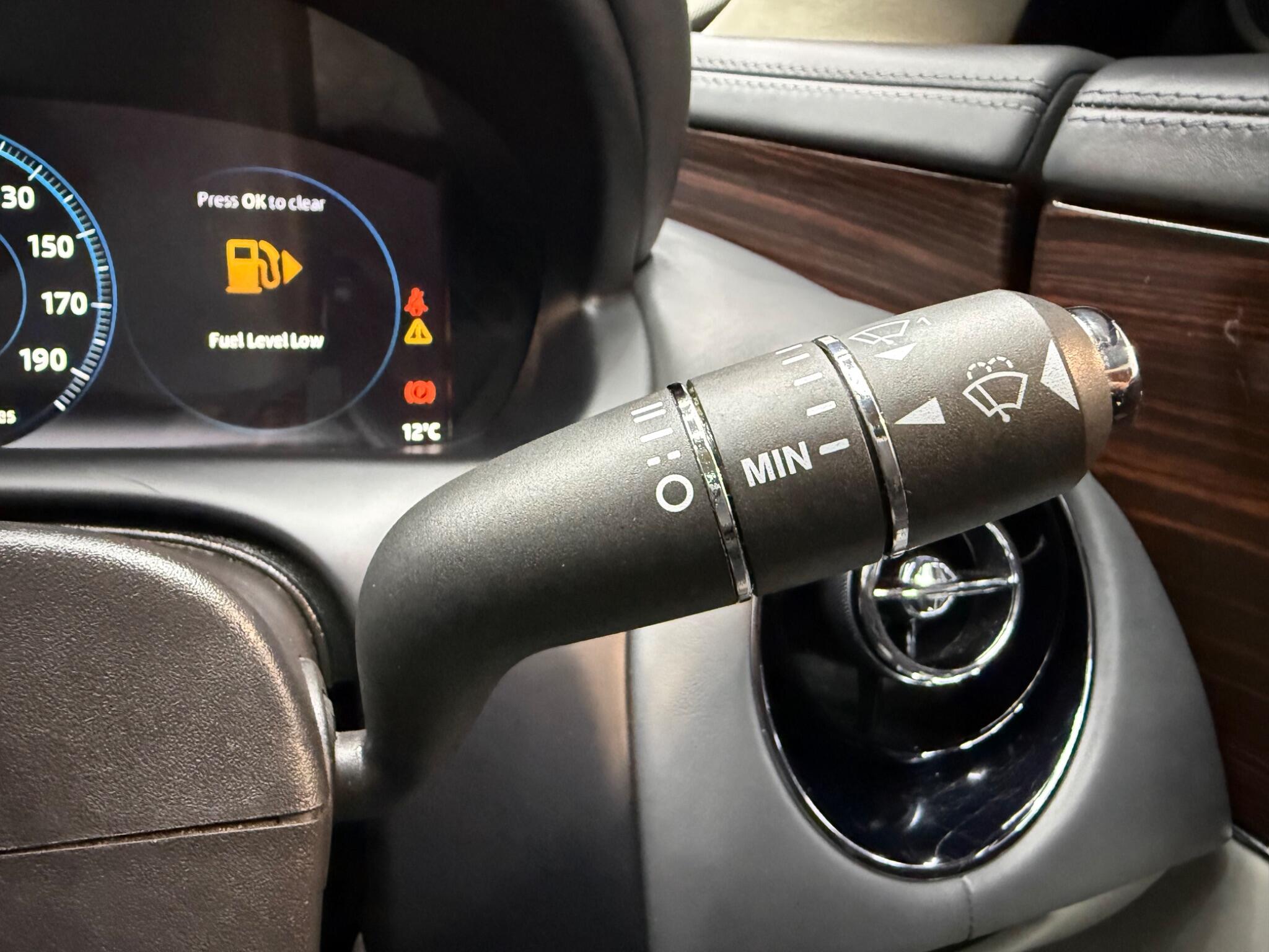 Jaguar XJ view 30