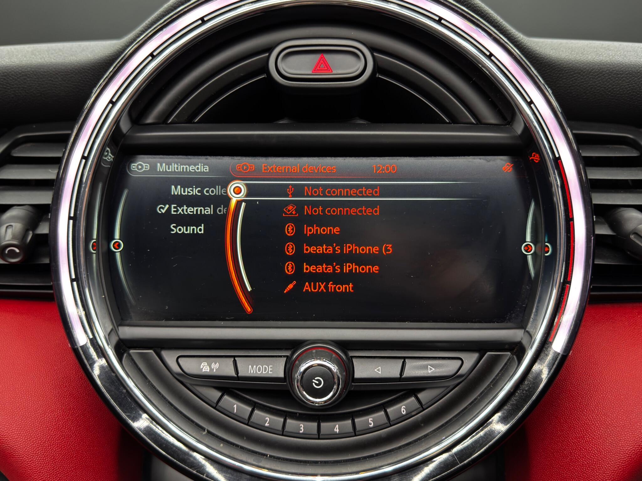 Mini Convertible view 29