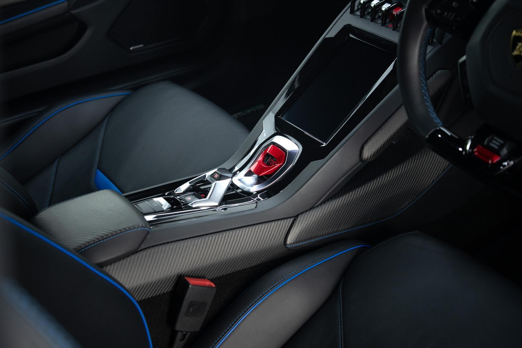 Lamborghini Huracan view 4