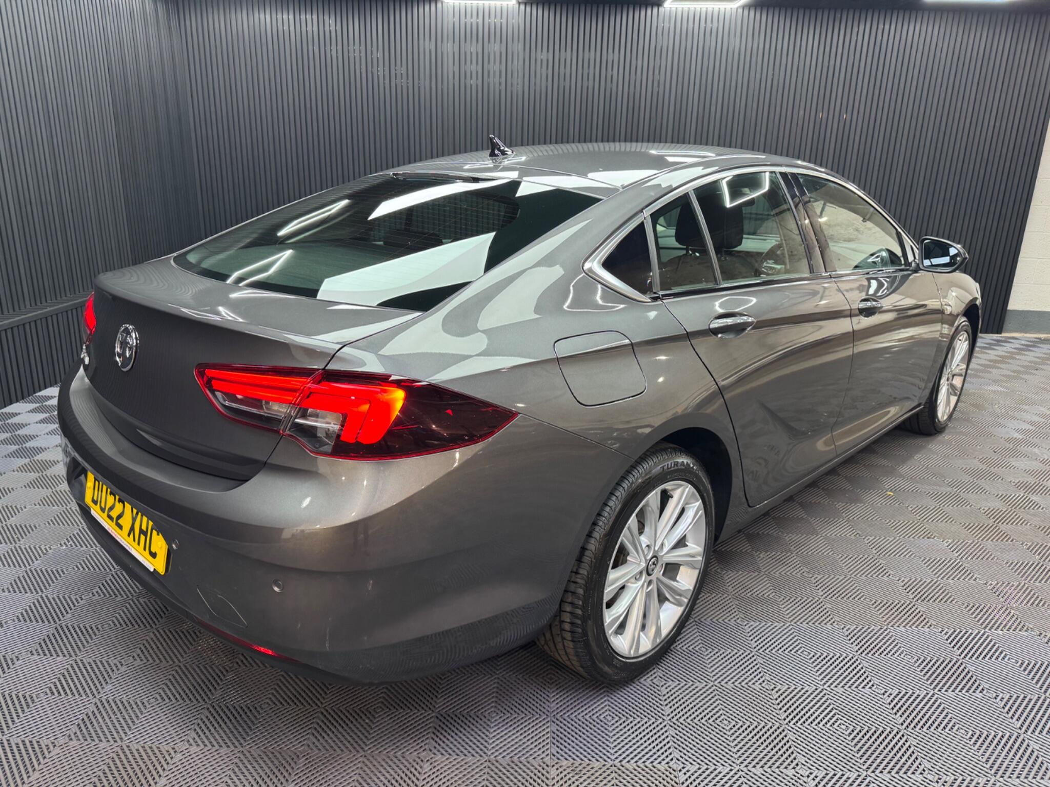 Vauxhall Insignia view 11