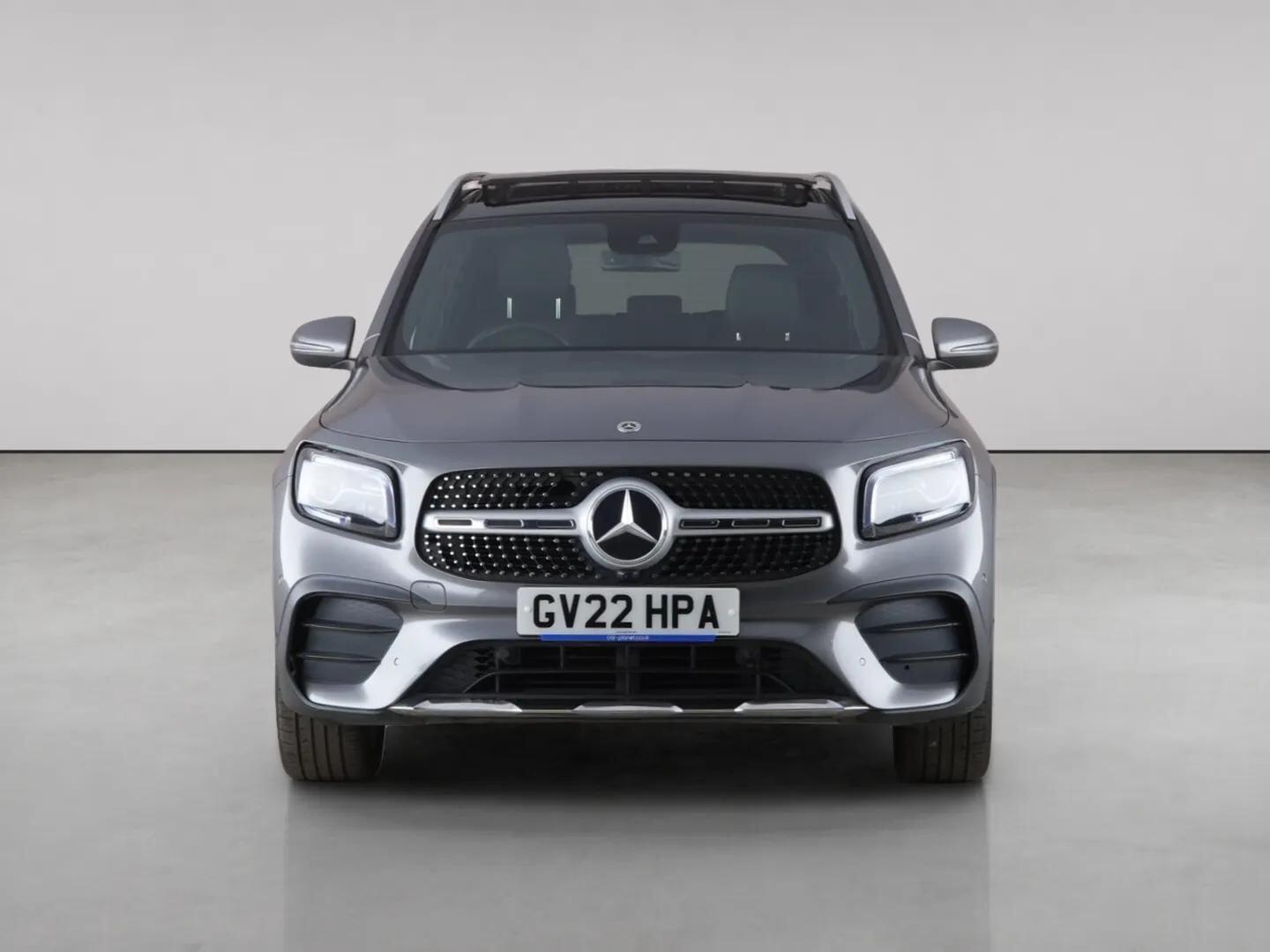 Mercedes-Benz GLB view 5