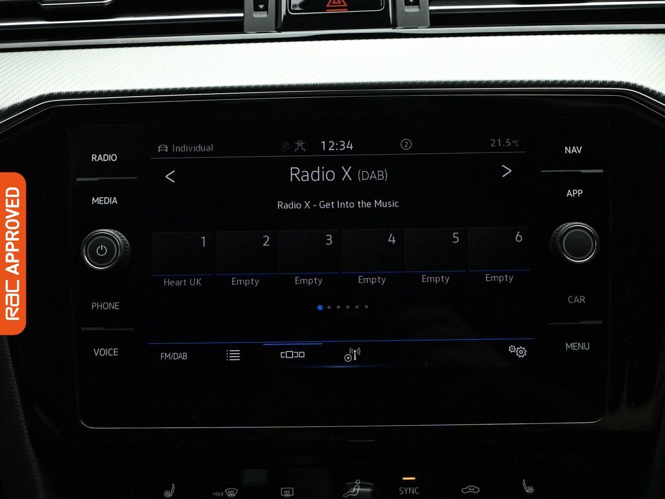 Volkswagen Passat view 27