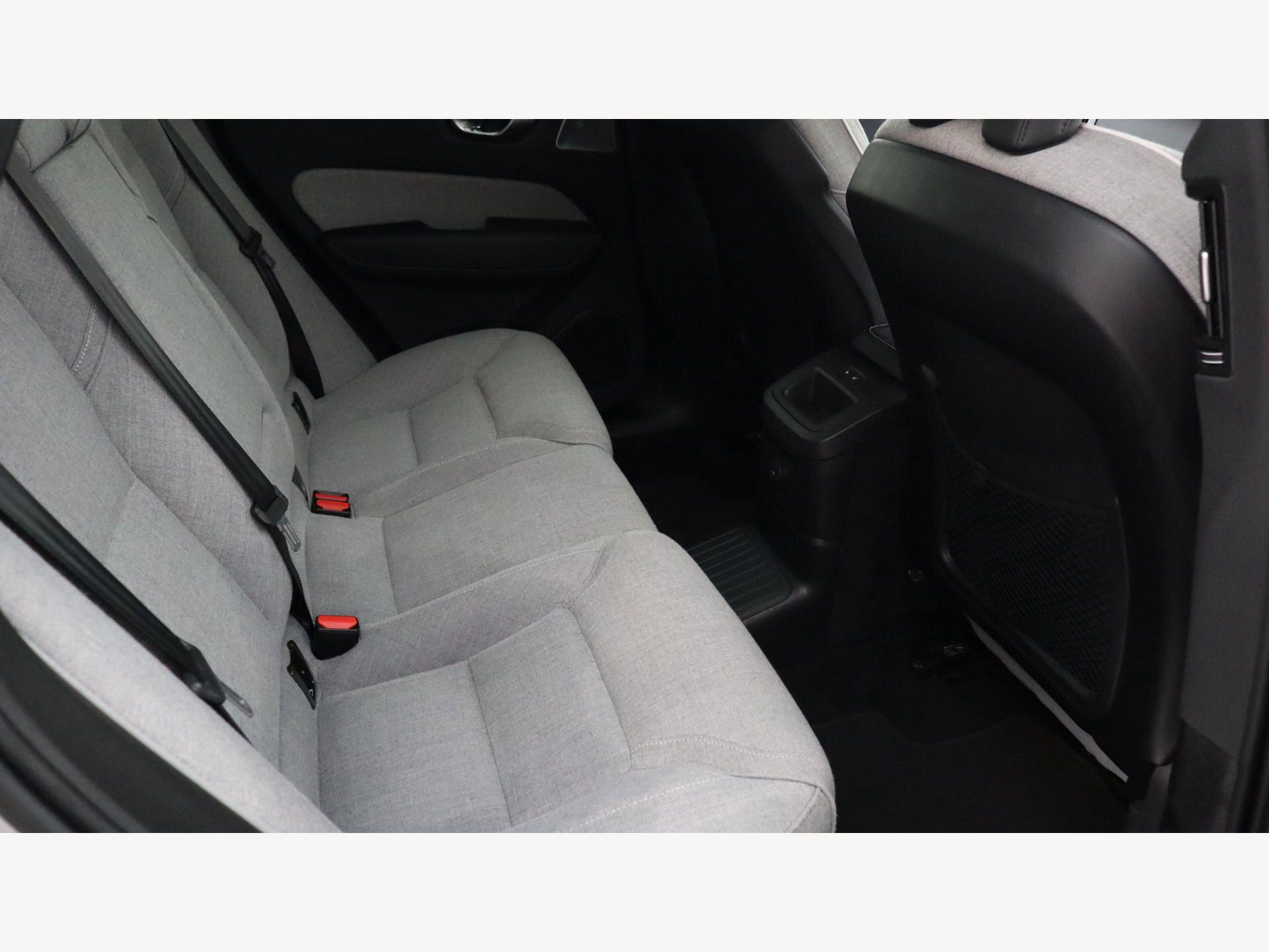 Volvo XC60 view 9