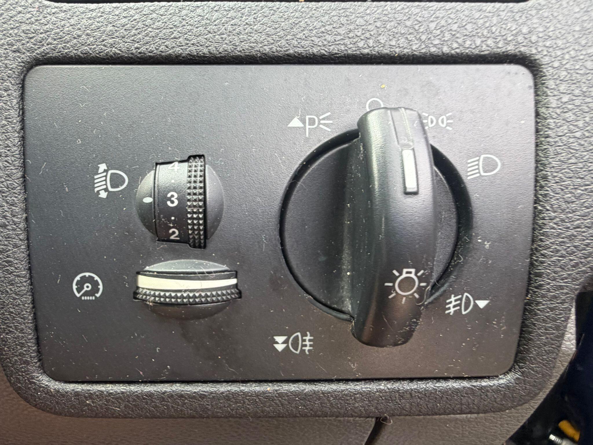 Ford C-Max view 23