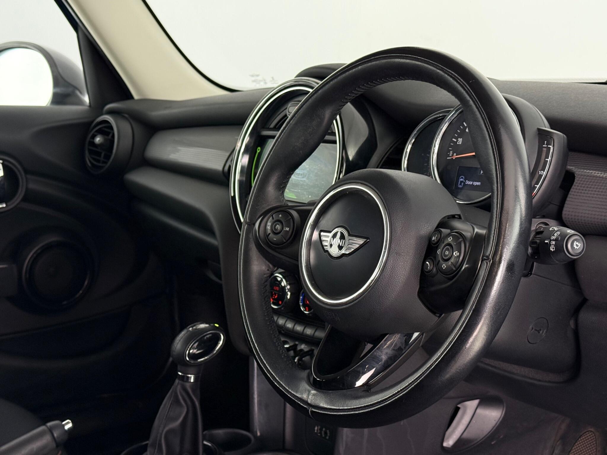 Mini Hatch view 3