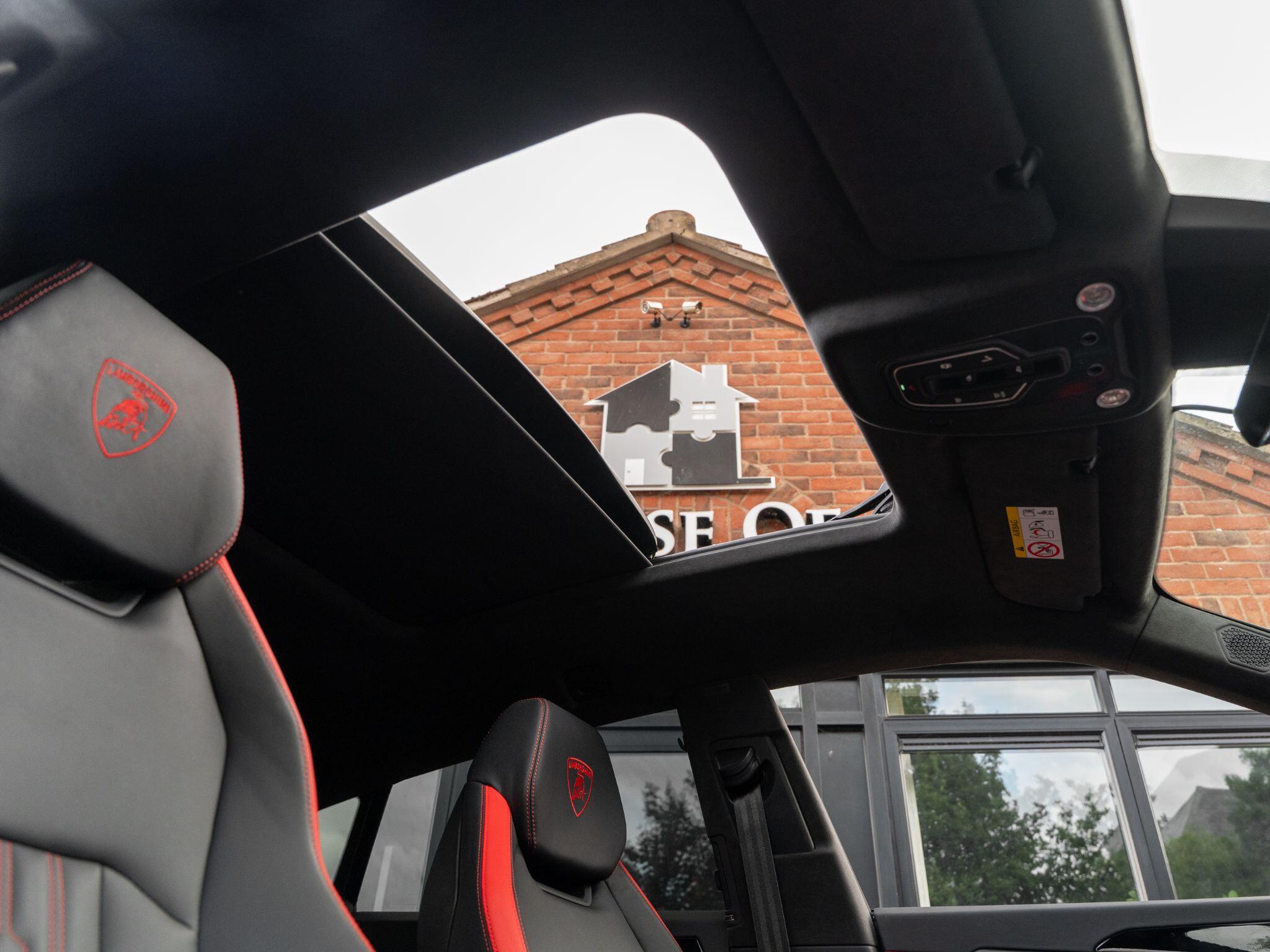 Lamborghini Urus view 54