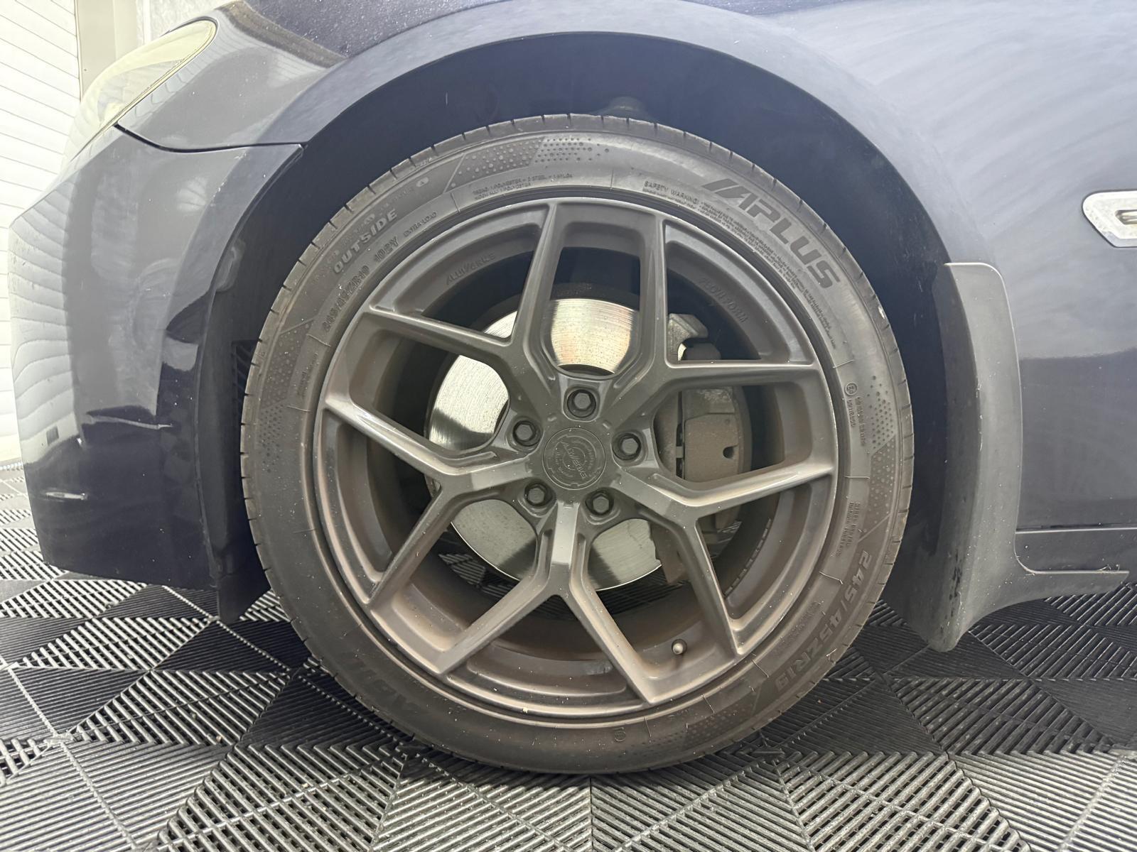 BMW 7 Series view 29