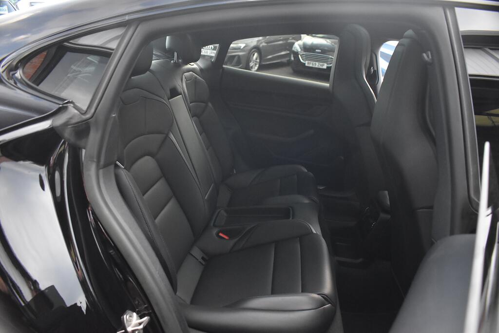 Porsche Taycan view 33