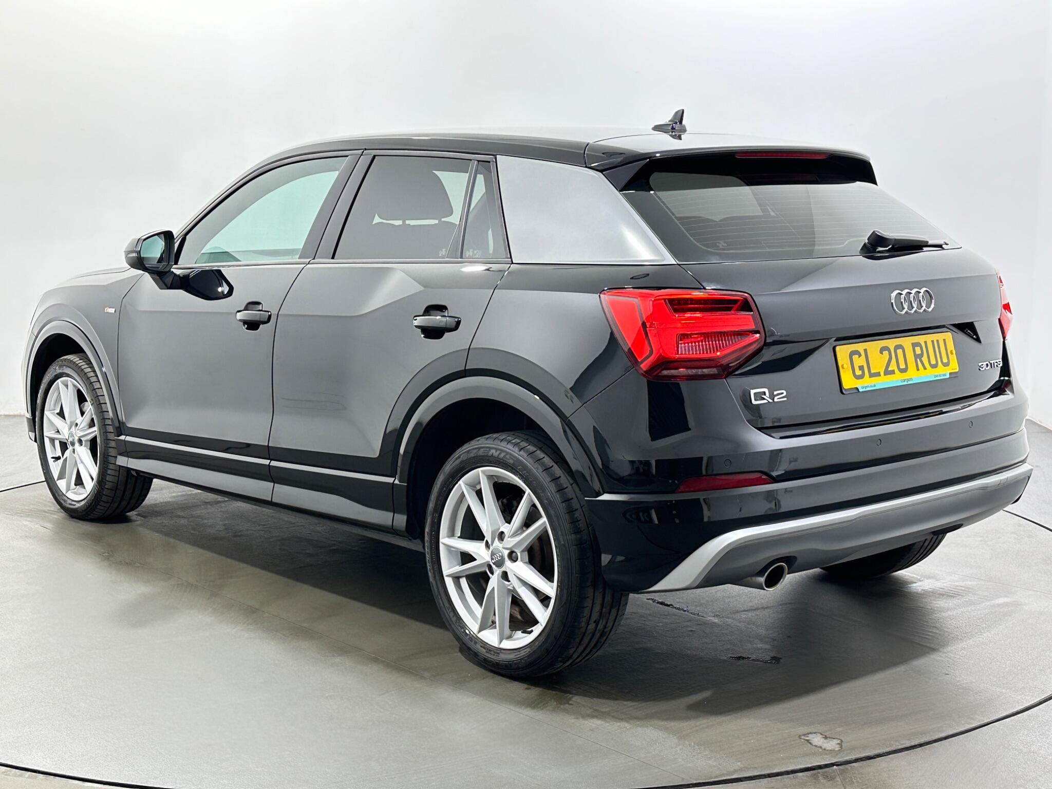 Audi Q2 view 6