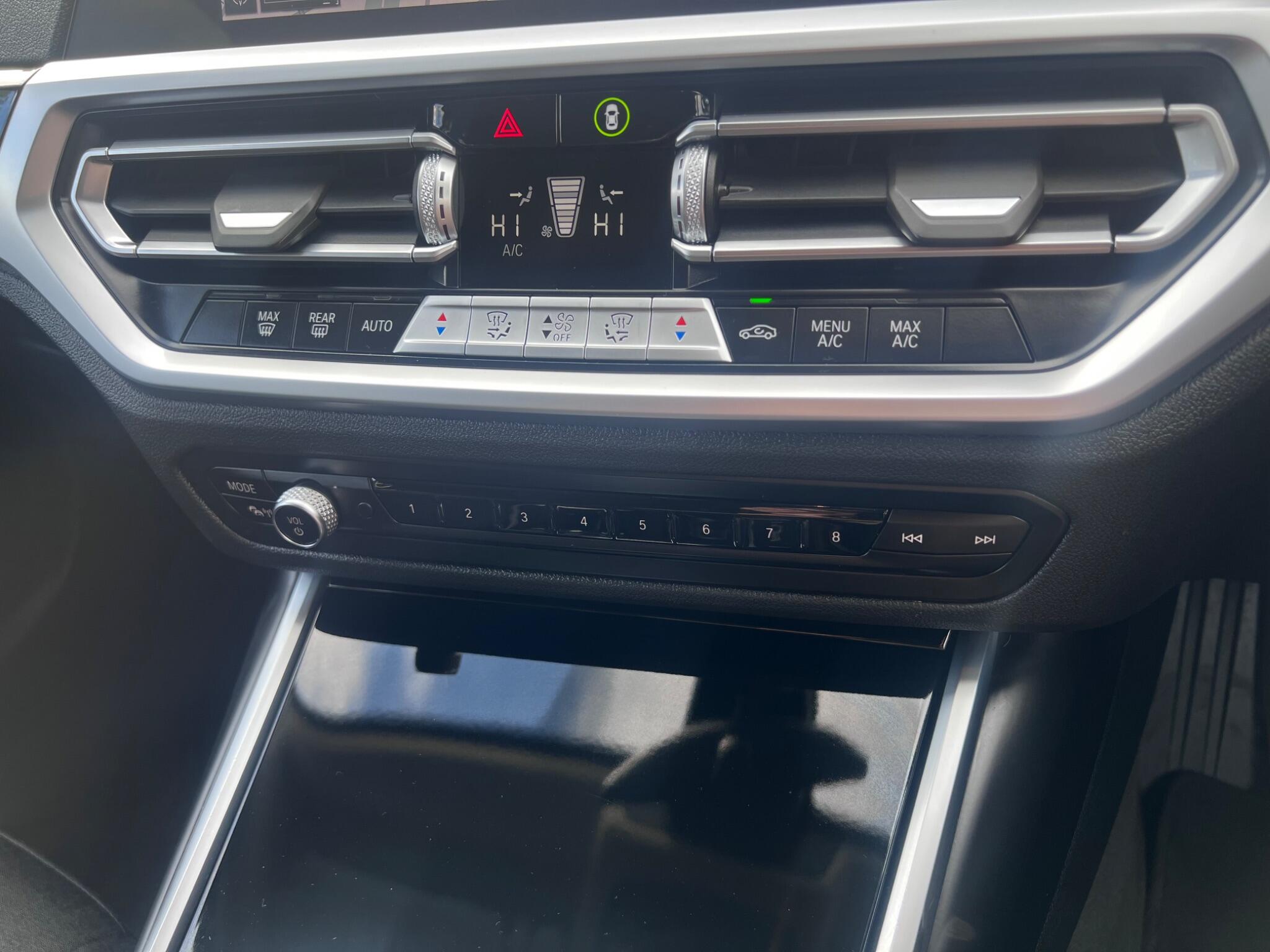 BMW 3 Series view 27